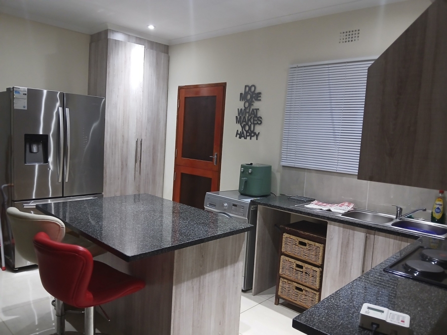 3 Bedroom Property for Sale in Cove Rock Eastern Cape